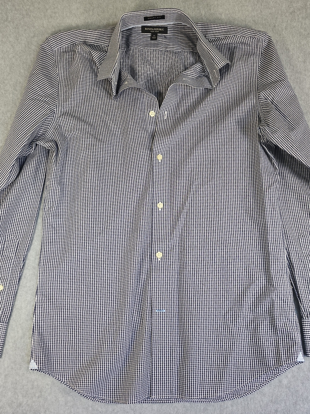 Banana Republic Men’s M Grant Fit Non-Iron Navy White Gingham Button Down Shirt